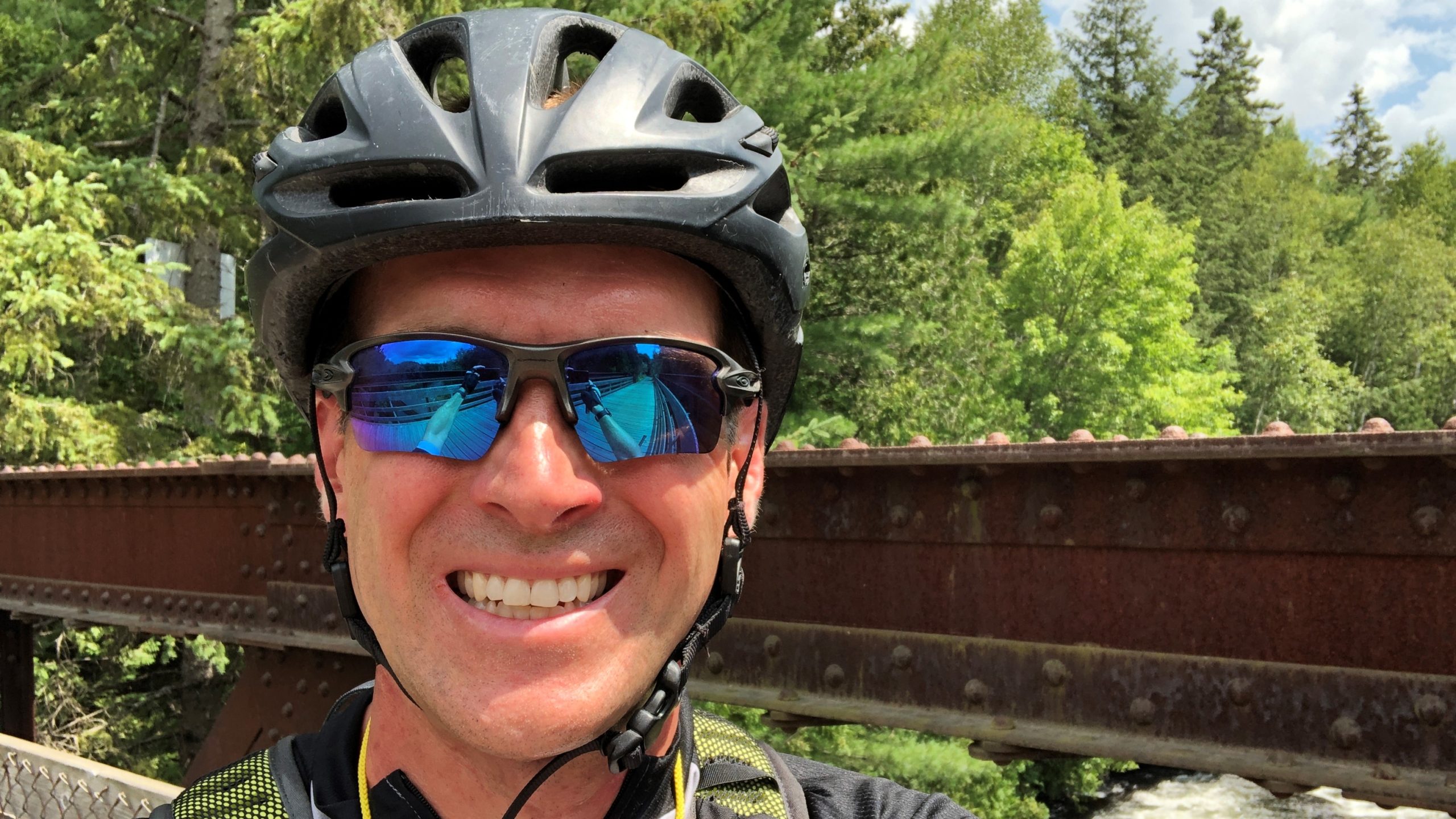 selfied over the gelert river