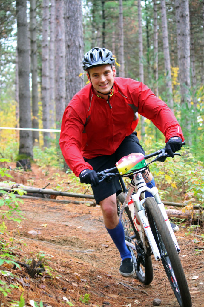 Highspeed cornering at the 2014 Hardwood SingleTrack Classic