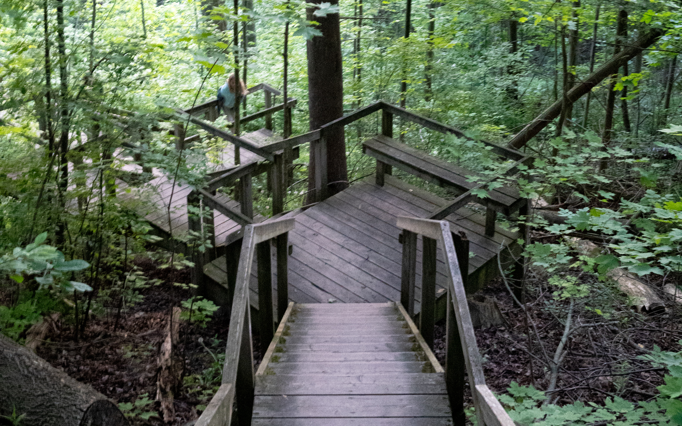 100s of steps down to the beach.